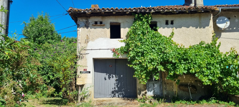 French property for sale in Chassenon, Charente - €162,000 - photo 9
