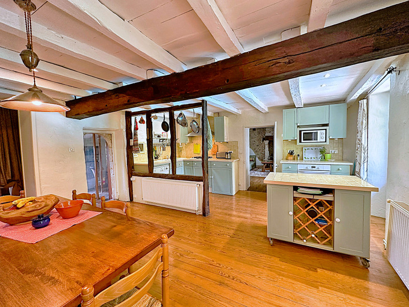 French property for sale in Bertric-Burée, Dordogne - €267,500 - photo 1