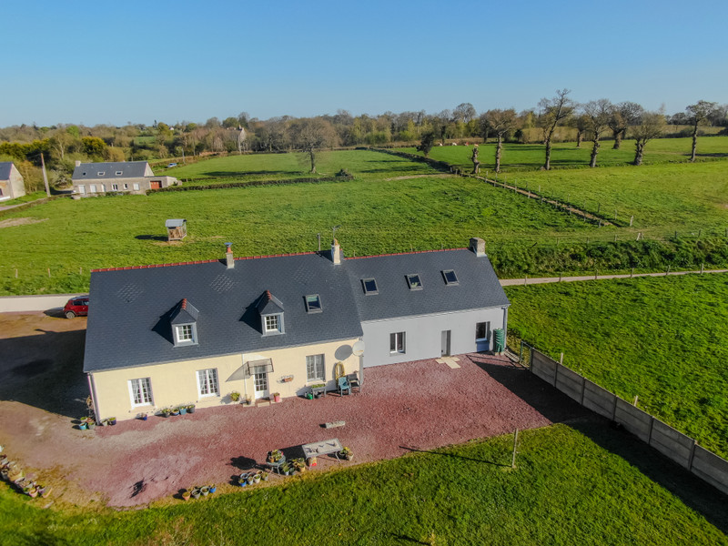 Maison à vendre à Golleville, Manche - 315.650 € - photo 1