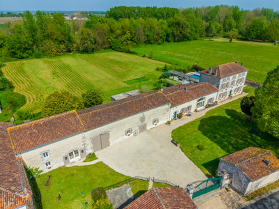French property for sale in Cognac, Charente - €799,980 - photo 1