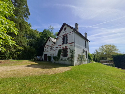 French property for sale in Brioux-sur-Boutonne, Deux-Sèvres - €349,000 - photo 2