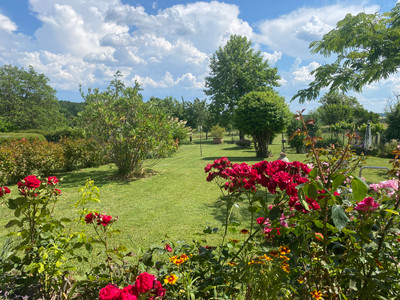 French property for sale in Brie-sous-Chalais, Charente - €399,999 - photo 8