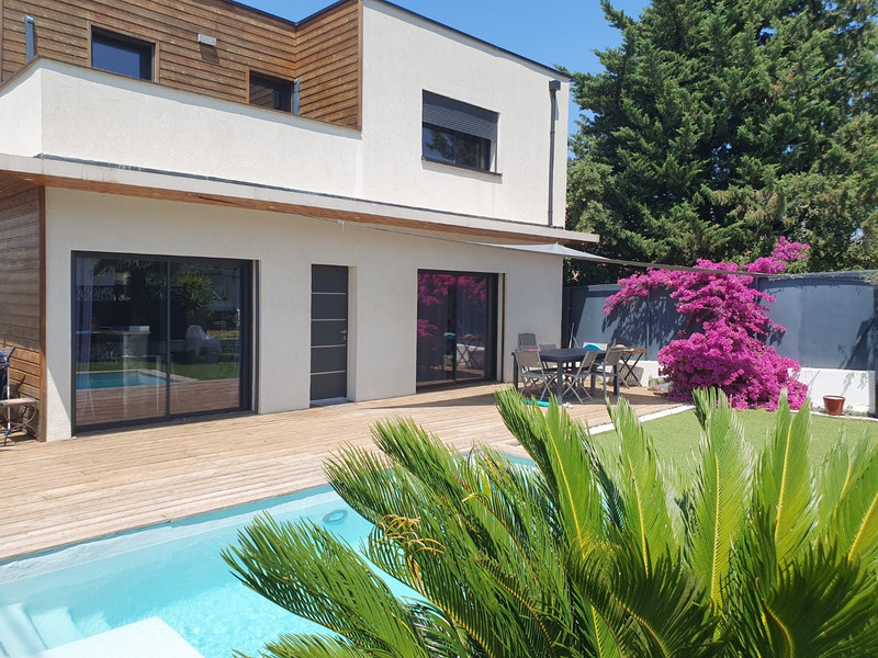 Maison à vendre à Les Angles, Gard - 525.000 € - photo 1