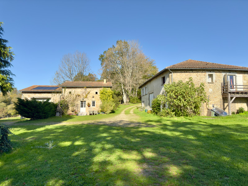 Maison à vendre à La Chapelle-Montbrandeix, Haute-Vienne - 503.500 € - photo 1