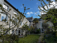 Propriété à vendre à Issoudun, Indre - 463 220 € - photo n°1