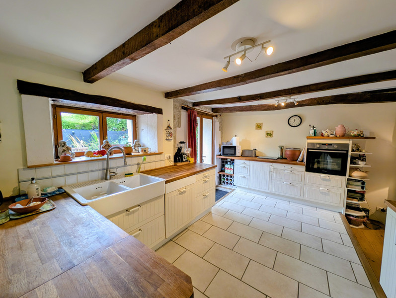 Maison à vendre à Bran, Charente-Maritime - 214.000 € - photo 1