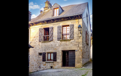Maison à vendre à Treignac, Corrèze, Limousin, avec Leggett Immobilier