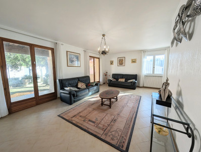 French property for sale in Carnoux-en-Provence, Bouches-du-Rhône - €660,000 - photo 6