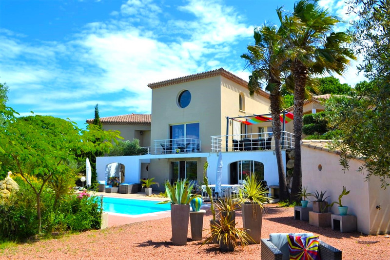French property for sale in Magalas, Hérault - €825,000 - photo 2