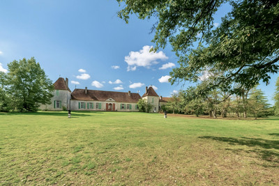 chateau for sale in Gironde
