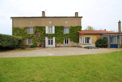 Maison à vendre à Villiers-Couture, Charente-Maritime, Poitou-Charentes, avec Leggett Immobilier