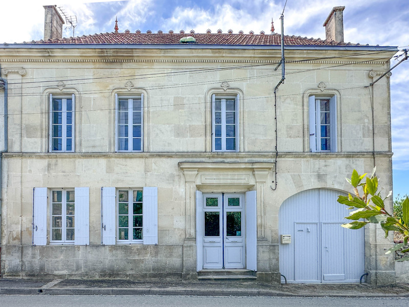 Maison à vendre à Migron, Charente-Maritime - 299 500 € - photo 1