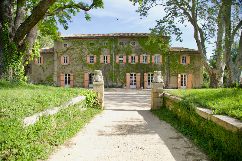 Vente Château / Manoir 900m² 28 Pièces à Avignon (84000) - Leggett Immobilier