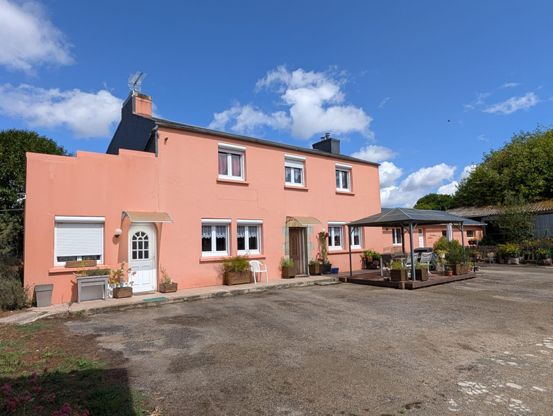 French property for sale in Lanrivain, Côtes-d'Armor - €328,600 - photo 0