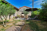Propriété à vendre à Civray, Vienne - 159 950 € - photo n°2