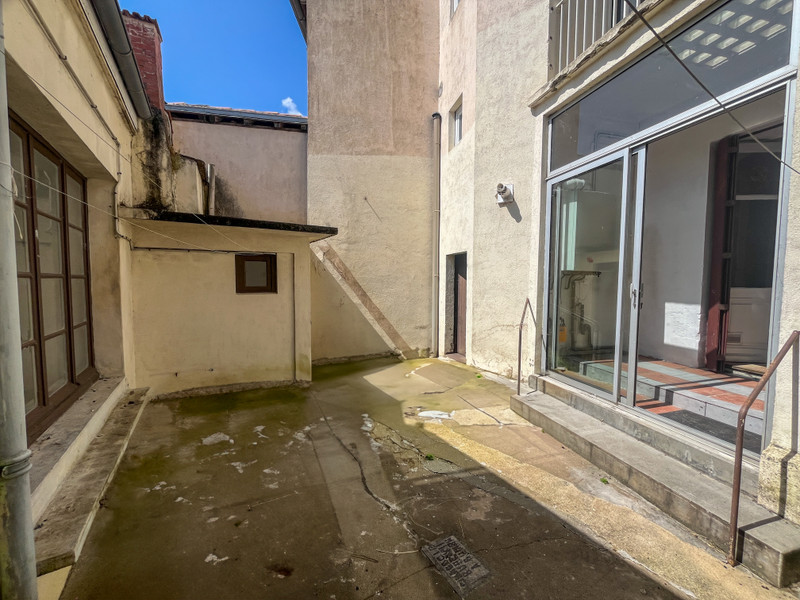 French property for sale in Ruffec, Charente - €159,950 - photo 8