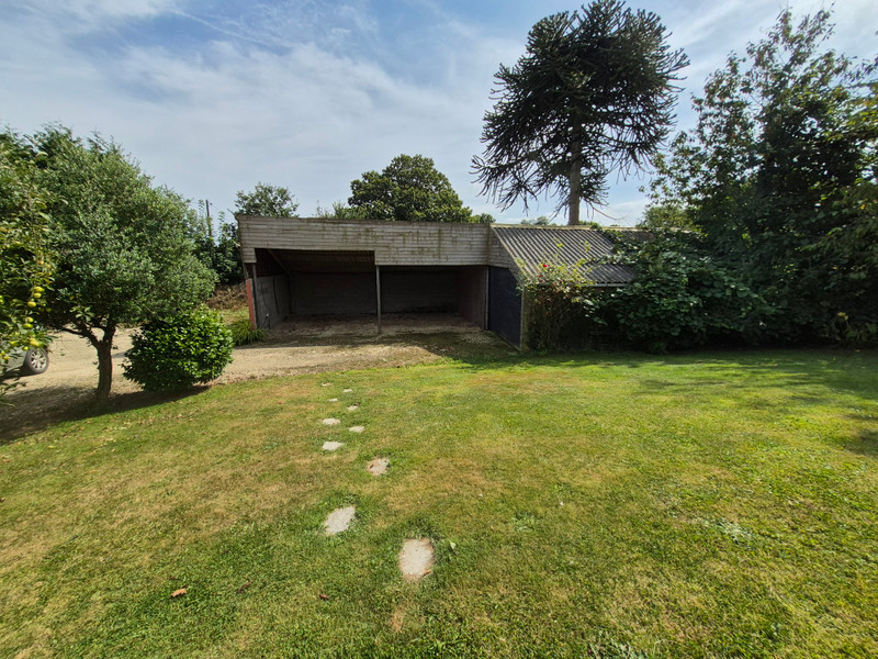 French property for sale in Plougourvest, Finistère - €410,000 - photo 2