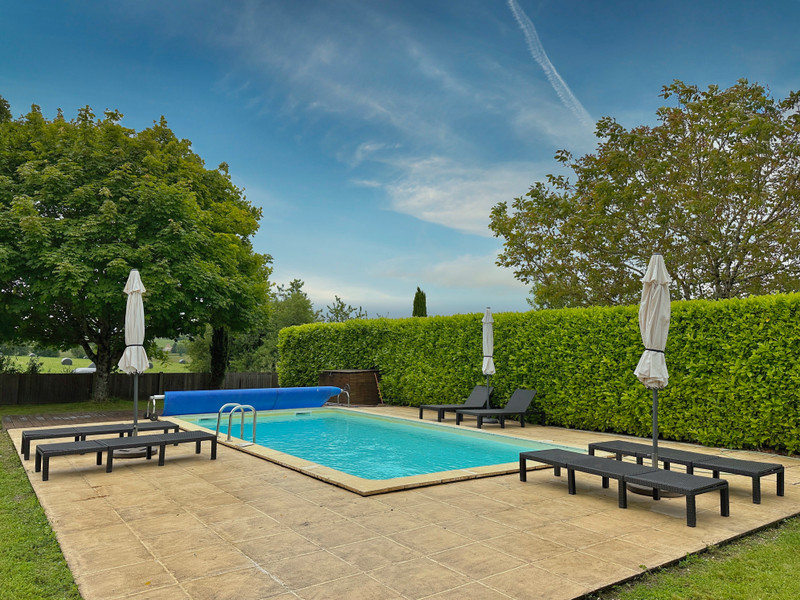 French property for sale in Verteillac, Dordogne - €567,000 - photo 3