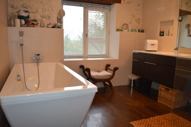 French property for sale in Beaugas, Lot-et-Garonne - €424,000 - photo 7
