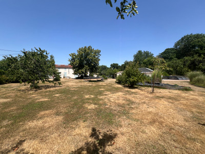 Maison à vendre à Genouillé, Charente-Maritime, Poitou-Charentes, avec Leggett Immobilier