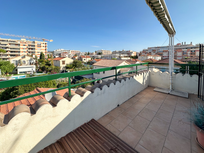 French property for sale in Cagnes-sur-Mer, Alpes-Maritimes - €580,000 - photo 2