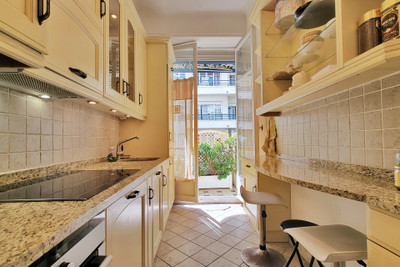 French property for sale in Nice, Alpes-Maritimes - €750,000 - photo 3