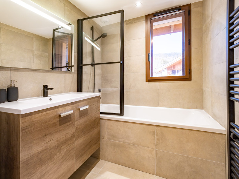 Ski property for sale in Meribel - €1,395,000 - photo 7