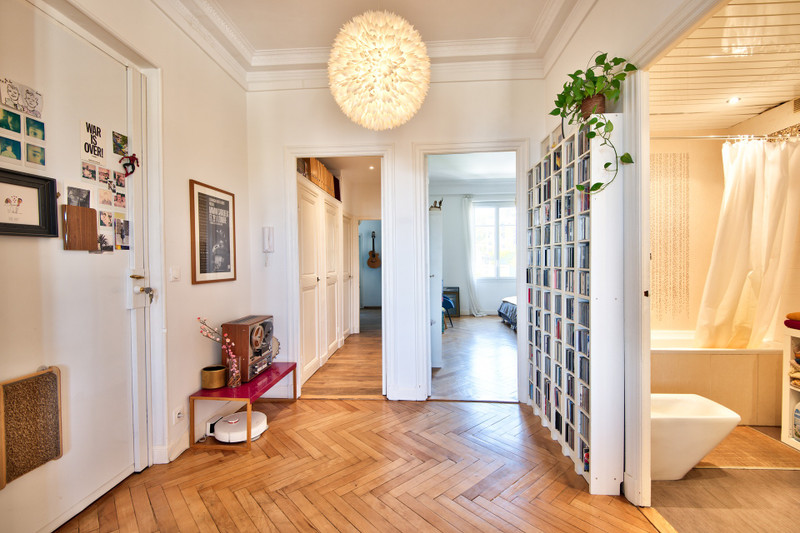 French property for sale in Nice, Alpes-Maritimes - €640,000 - photo 2