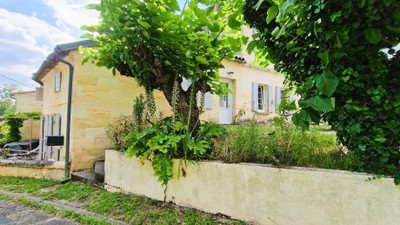 Maison à vendre à Saint-Sulpice-de-Faleyrens, Gironde, Aquitaine, avec Leggett Immobilier