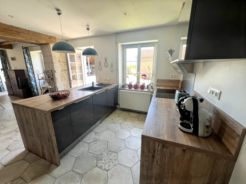 French property for sale in Lussas-et-Nontronneau, Dordogne - €333,900 - photo 10