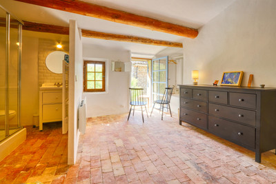 French property for sale in Villars, Vaucluse - €260,000 - photo 4