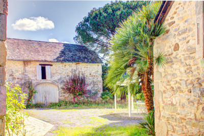 French property for sale in Pau, Pyrénées-Atlantiques - €595,000 - photo 2