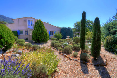 French property for sale in Rustrel, Vaucluse - €518,000 - photo 8