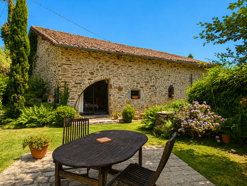 French property for sale in Saint-Mathieu, Haute-Vienne - €246,100 - photo 3