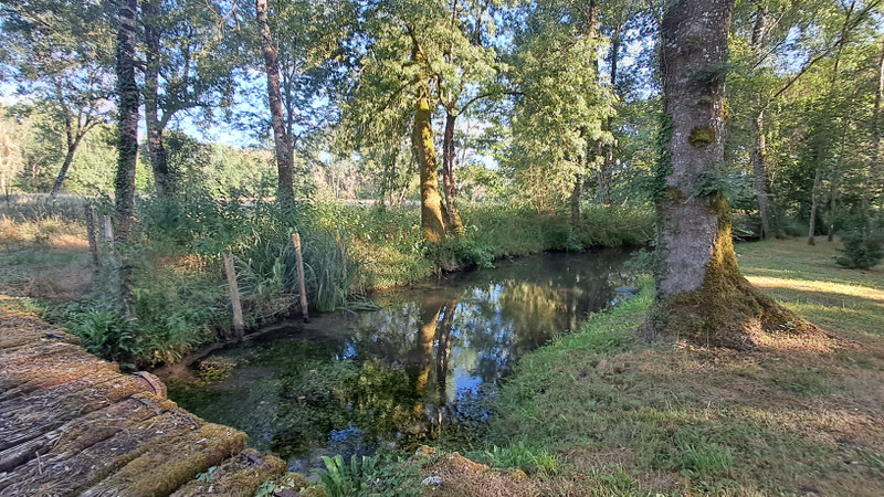 French property for sale in Gurat, Charente - €299,600 - photo 3
