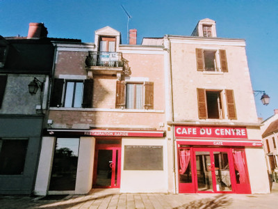 Commerce à vendre à Saint-Gaultier, Indre, Centre, avec Leggett Immobilier