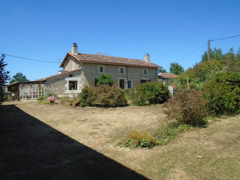 House in Mauprévoir - Vienne - OFFER ACCEPTED Truly isolated. This is ...