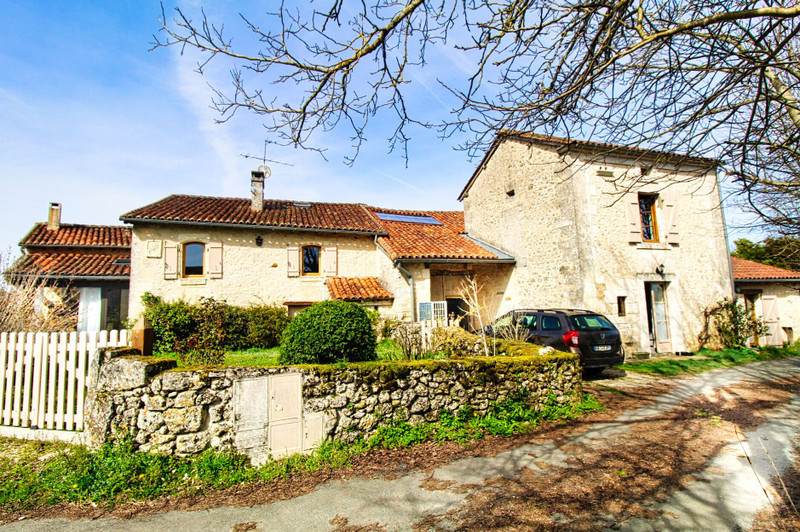 House for sale in Brantôme en Périgord Dordogne House of 175m2 with