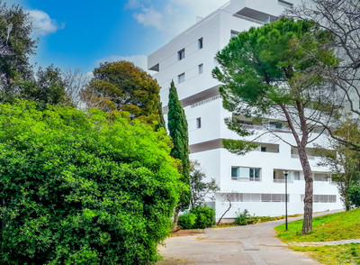 Appartement à vendre à Marseille 8e Arrondissement, Bouches-du-Rhône, PACA, avec Leggett Immobilier
