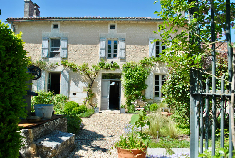 Maison à Ronsenac, Charente - photo 1