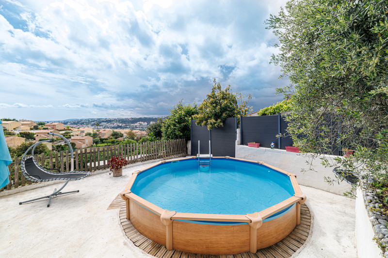 French property for sale in Nice, Alpes-Maritimes - €640,000 - photo 2