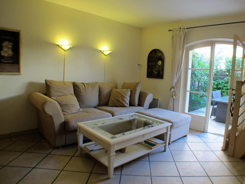 French property for sale in Sainte-Maxime, Var - €345,000 - photo 2