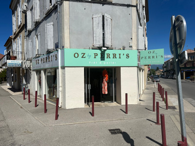 Commerce à vendre à Oraison, Alpes-de-Haute-Provence, PACA, avec Leggett Immobilier
