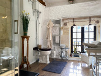 Maison à vendre à Chasseneuil-sur-Bonnieure, Charente - 528.999 € - photo 10