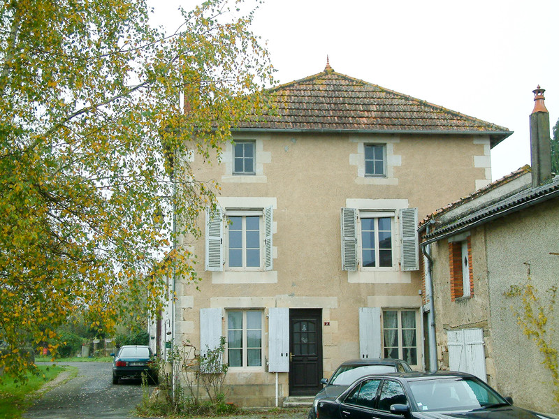 House for sale in Plaisance Vienne Spacious 2 bedroom property with