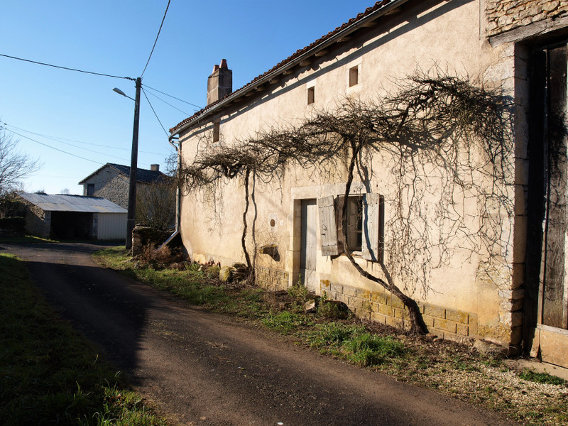 French property for sale in Savigné, Vienne - &#8364;36,600 - photo 4