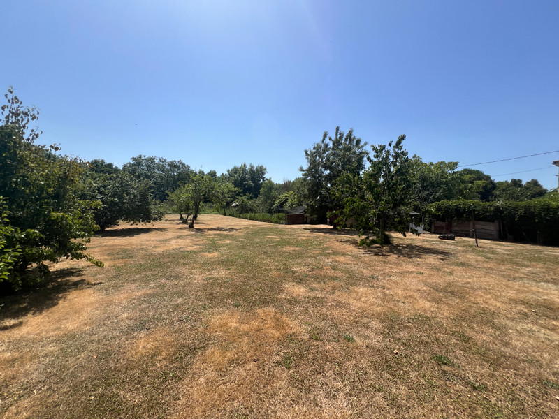 French property for sale in Genouillé, Charente-Maritime - €370,000 - photo 6