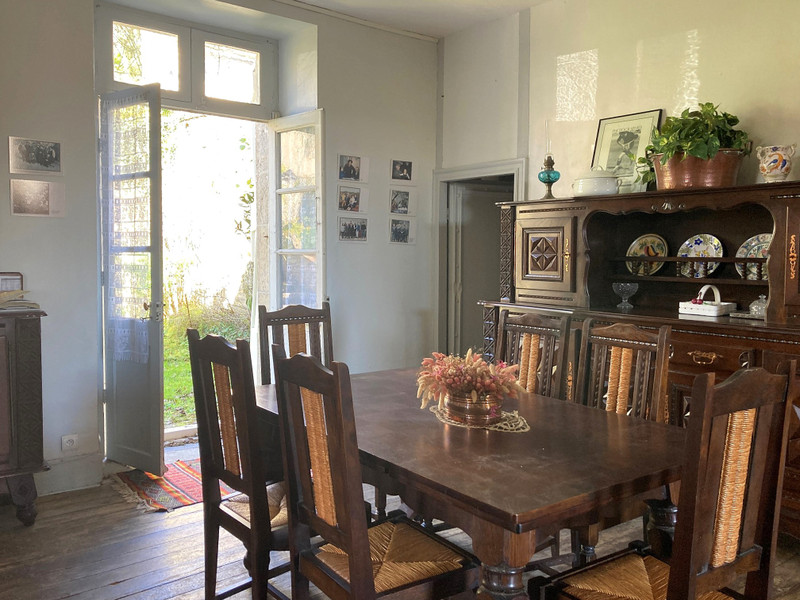 French property for sale in Espère, Lot - €196,000 - photo 5