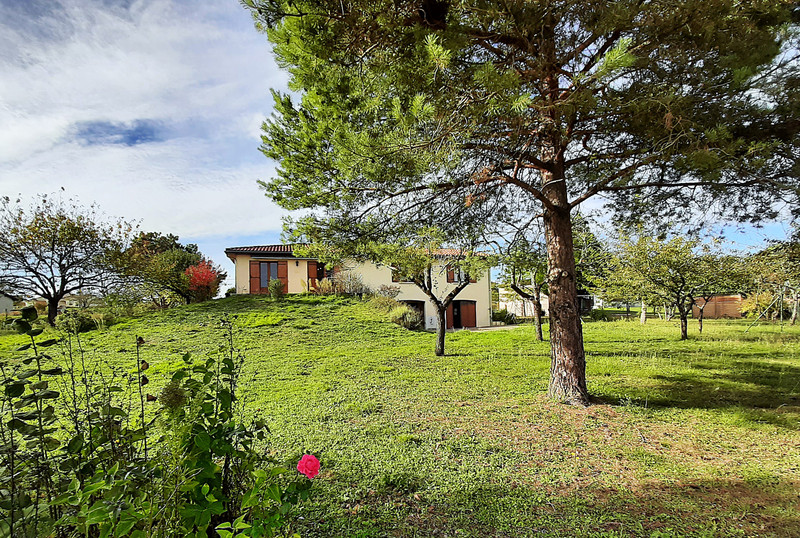 French property for sale in Saint-Séverin, Charente - €205,200 - photo 9