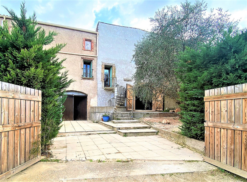 Maison à vendre à Villespassans, Hérault - 160 000 € - photo 1